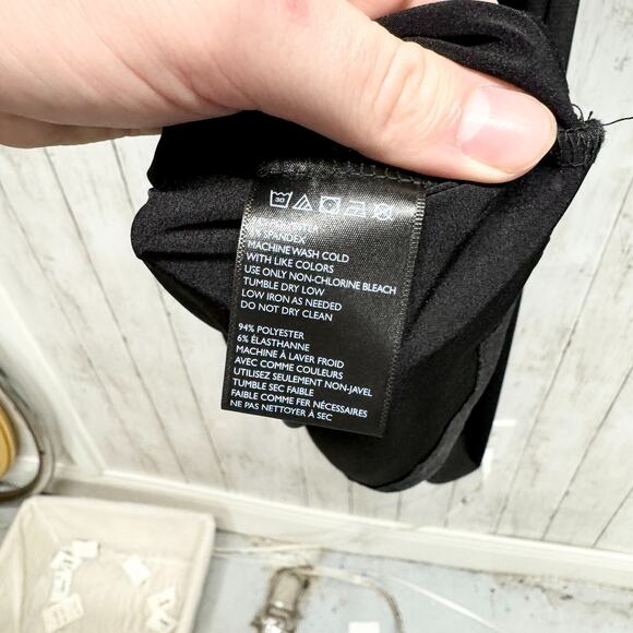 Silence + Noise Dress Women Size L Mini Short Sleeve Keyhole Black Cropped Like - Picture 4 of 6